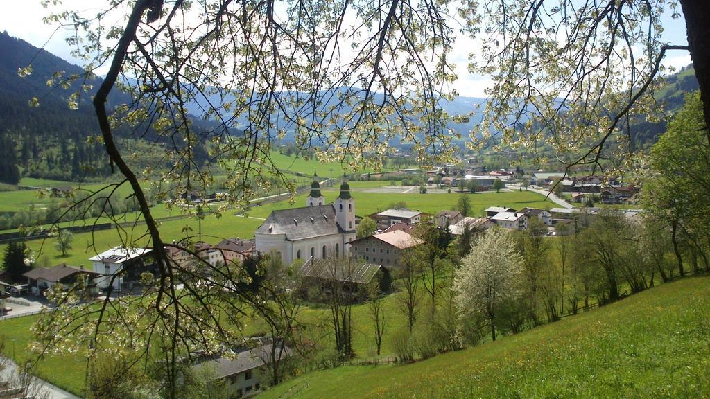 Ferienwohnung Haus Rosenegg Brixen im Thale Exterior foto